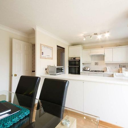 Spacious House, Sleeps 7 People 독서 외부 사진