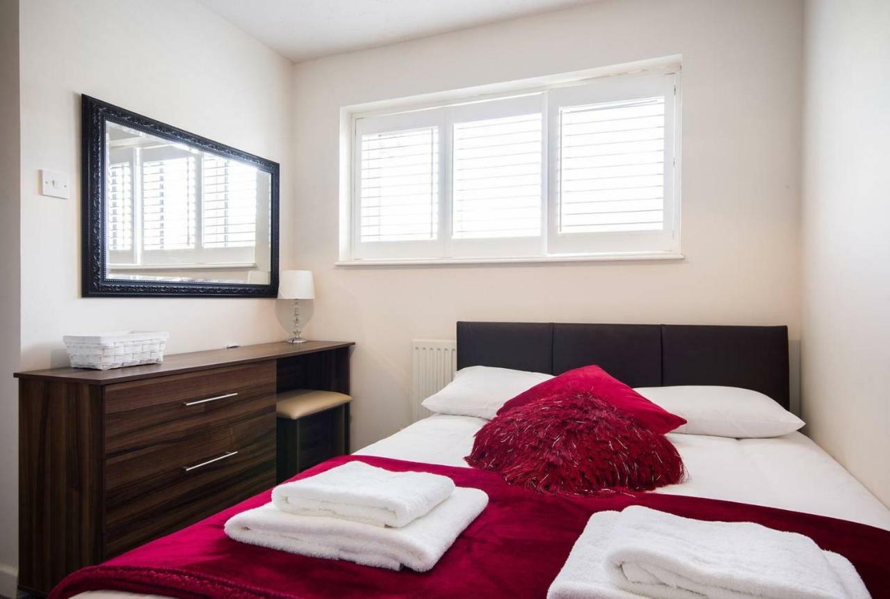 Spacious House, Sleeps 7 People 독서 외부 사진