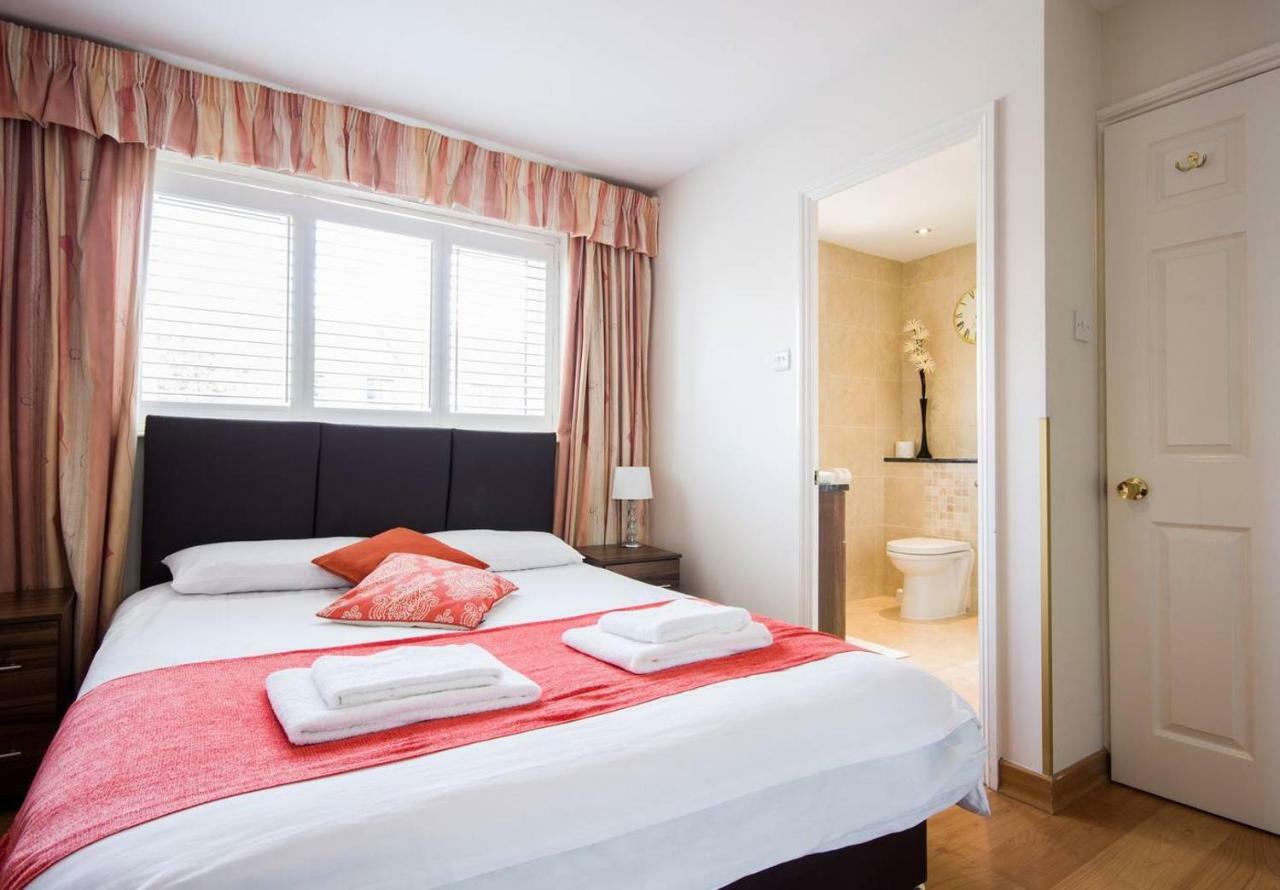 Spacious House, Sleeps 7 People 독서 외부 사진