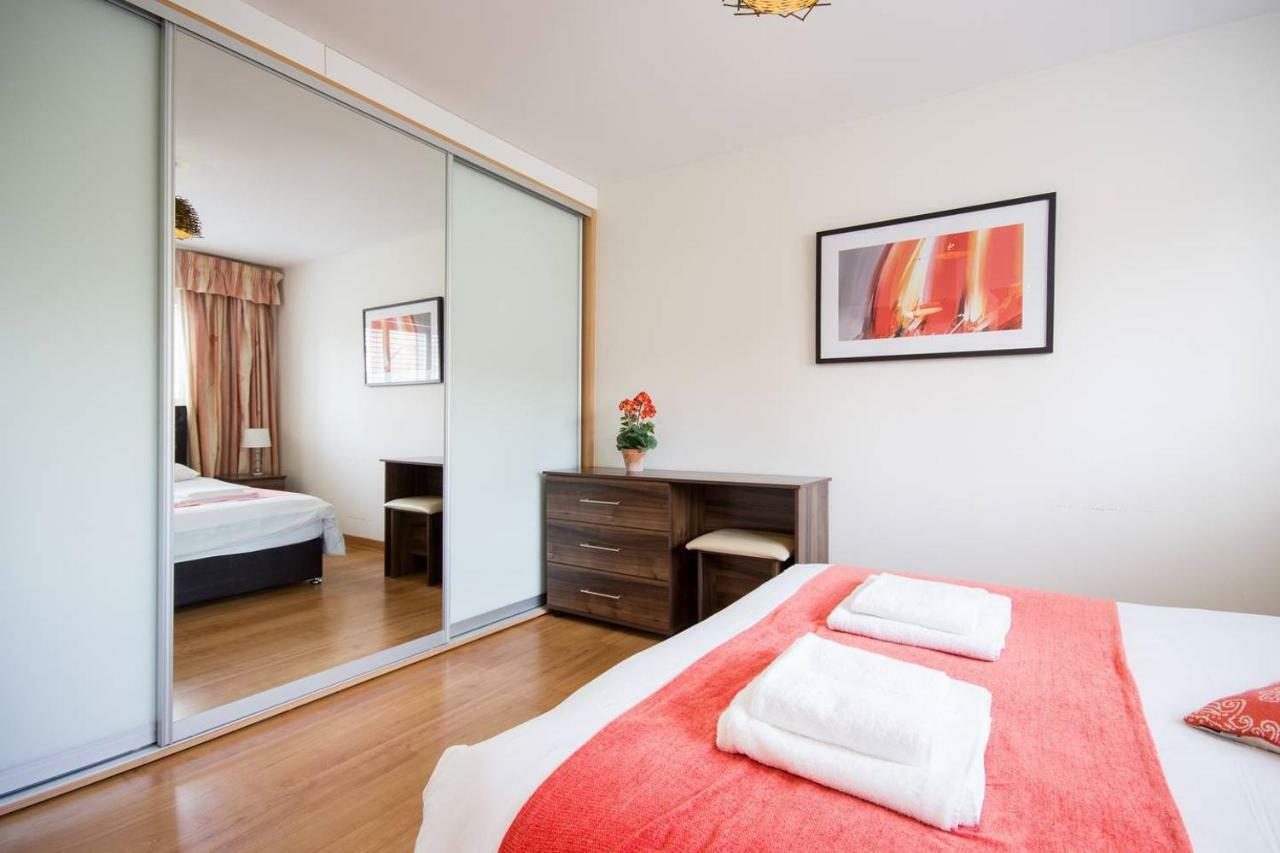 Spacious House, Sleeps 7 People 독서 외부 사진