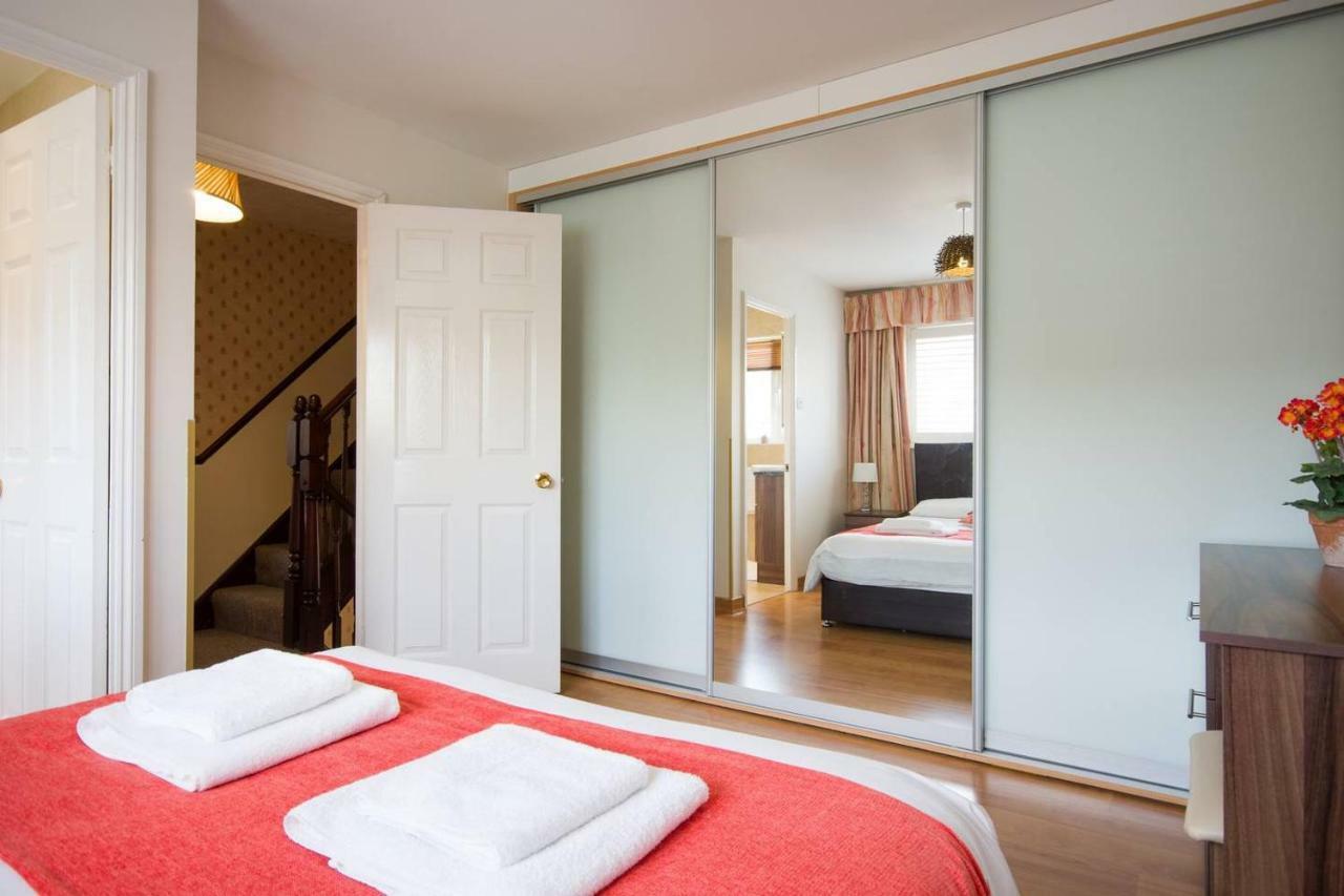Spacious House, Sleeps 7 People 독서 외부 사진