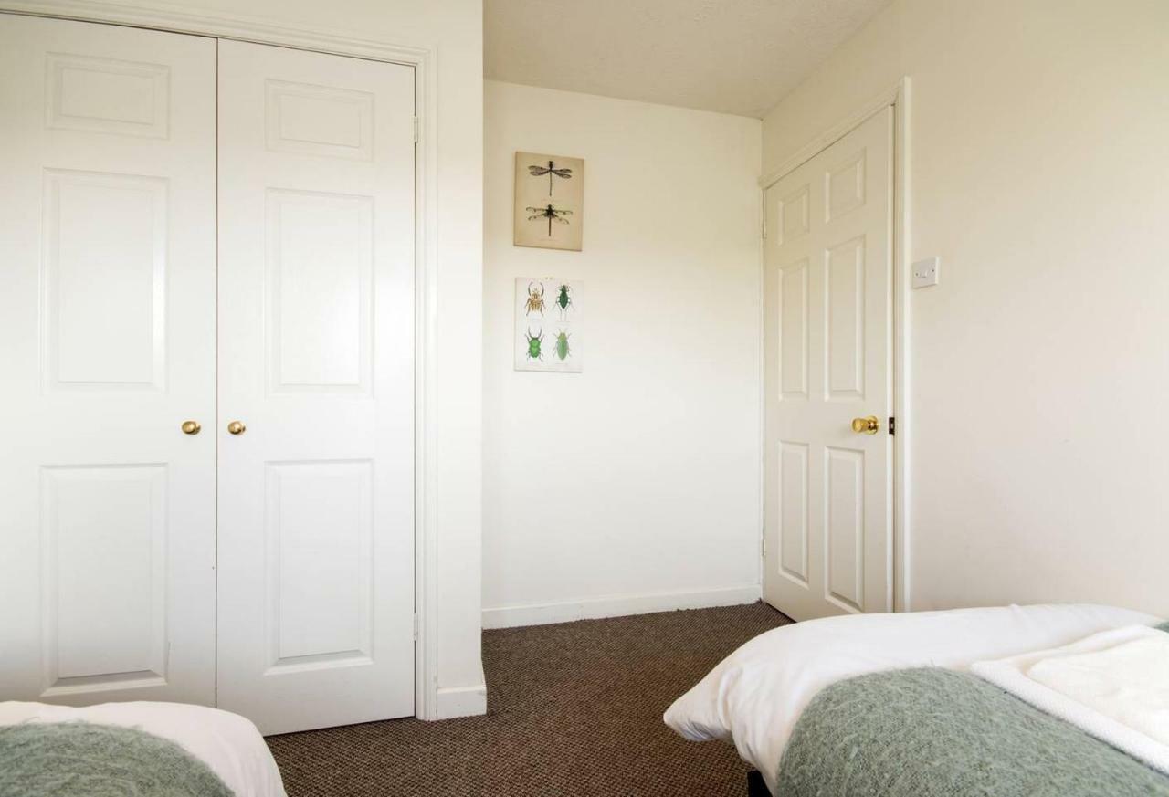 Spacious House, Sleeps 7 People 독서 외부 사진