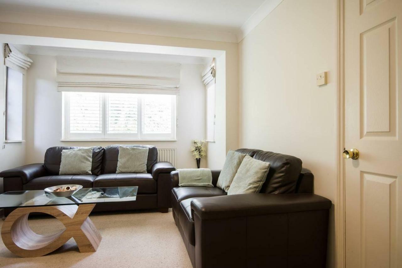 Spacious House, Sleeps 7 People 독서 외부 사진
