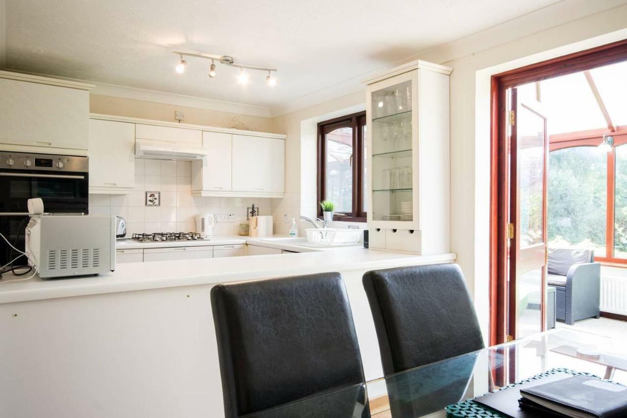 Spacious House, Sleeps 7 People 독서 외부 사진
